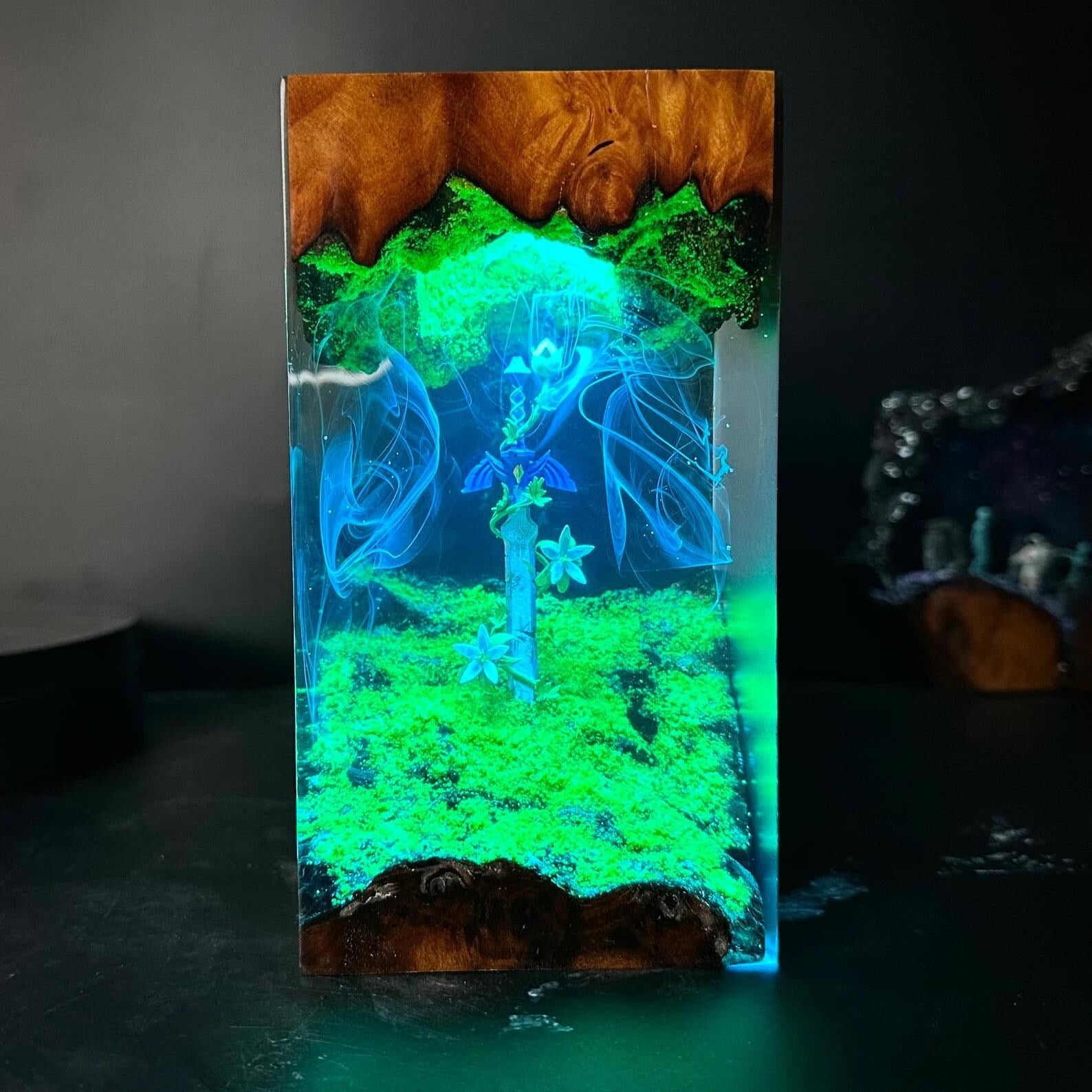 Master Sword Resin Lamp – Handmade Gaming Night Light for Zelda Fans