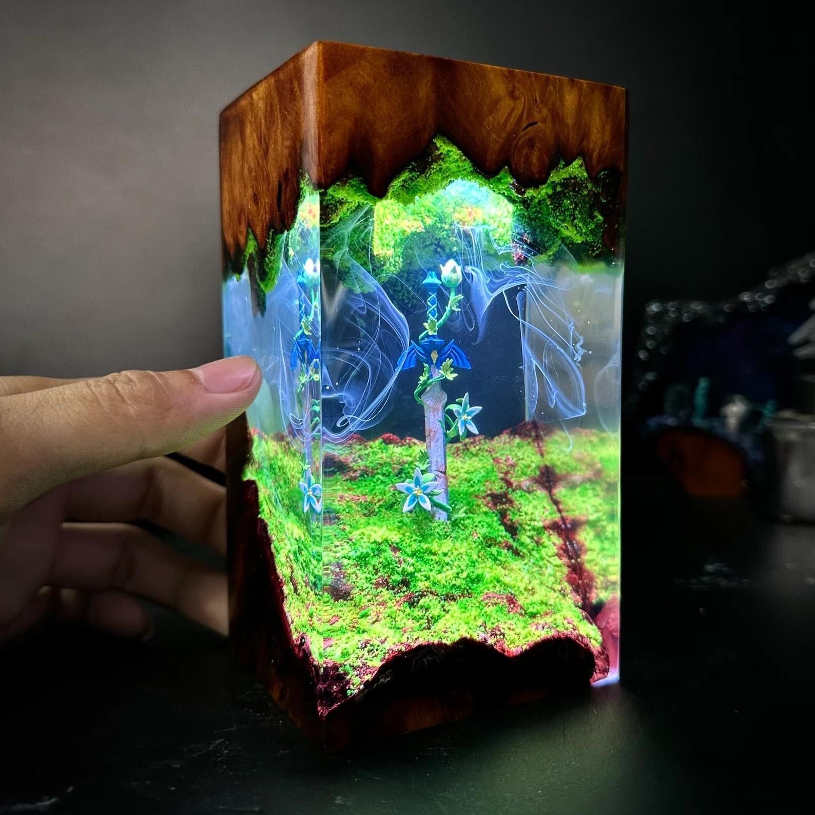 Master Sword Resin Lamp – Handmade Gaming Night Light for Zelda Fans
