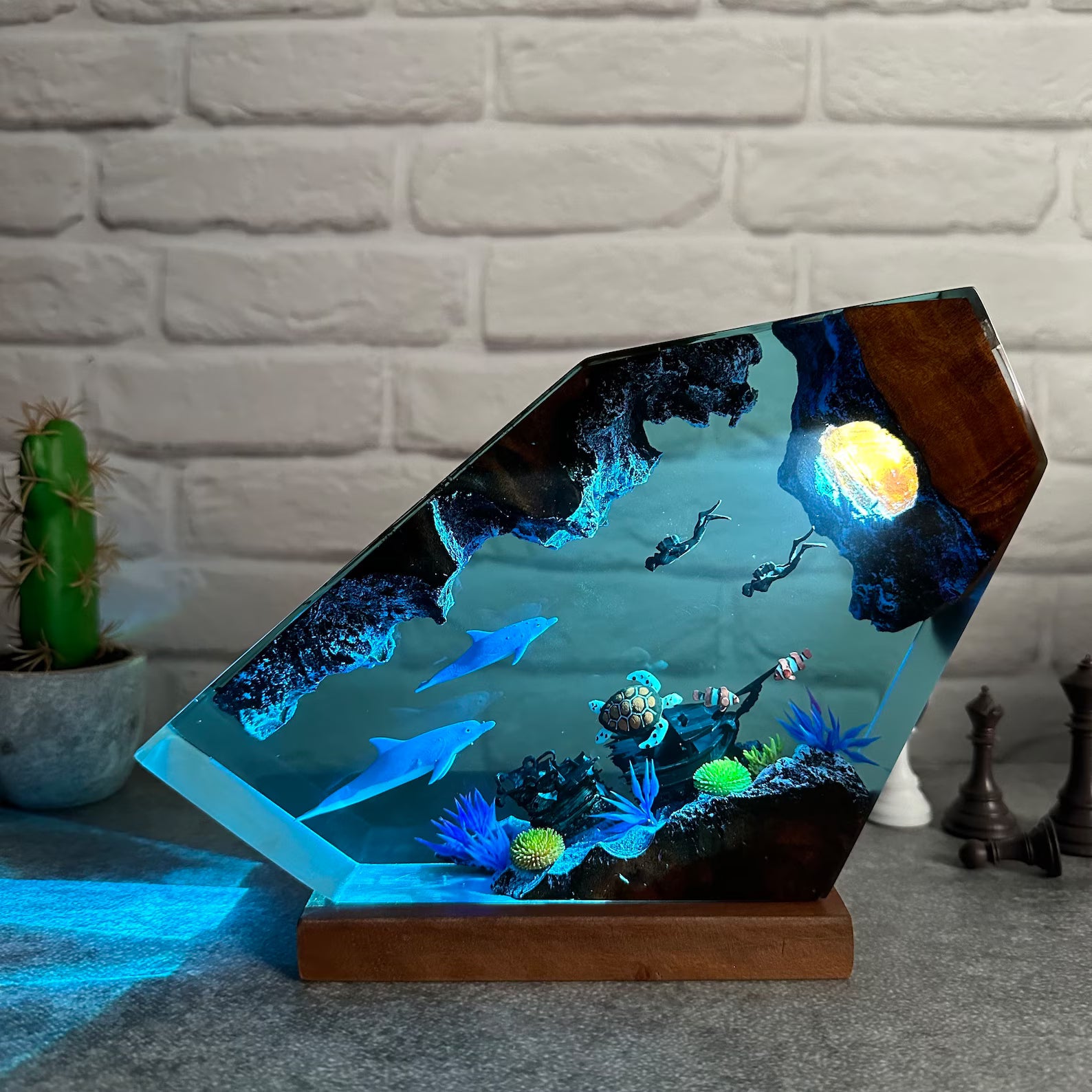 Ocean Resin Lamp – Handmade Dolphin & Sea Turtle LED Night Light with Wooden Base