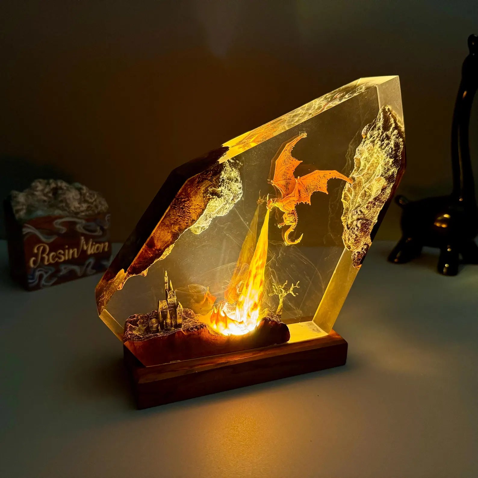 Fire Breathing Dragon Lamp – Handmade Resin Dragon Night Light for Gaming Room & Home Decor